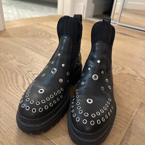 Alexander McQueen Button Studded Ankle Boots. Size 9.
